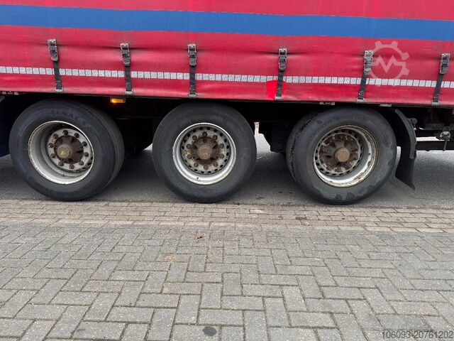 Розсувні тенти CUPPERS 3 ass schuifzeilen oplegger