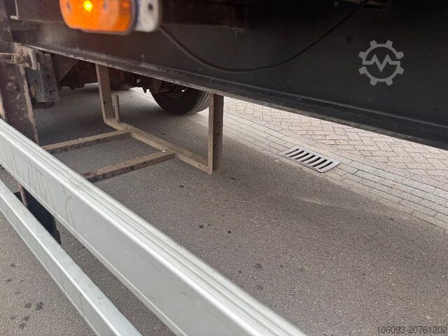 Розсувні тенти CUPPERS 3 ass schuifzeilen oplegger