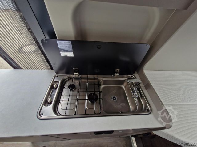 Τροχόσπιτο αυτοκινούμενο CARADO CV 640 Entry *Automatik*