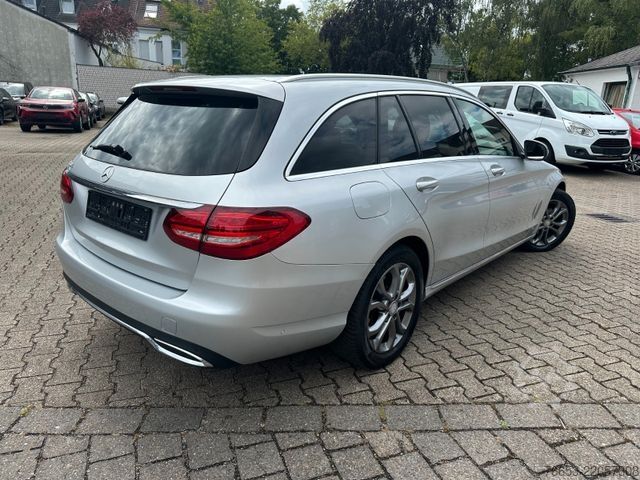 Minibussi MERCEDES-BENZ C 200 d T Autom. * LED High. * Navi * Kamera