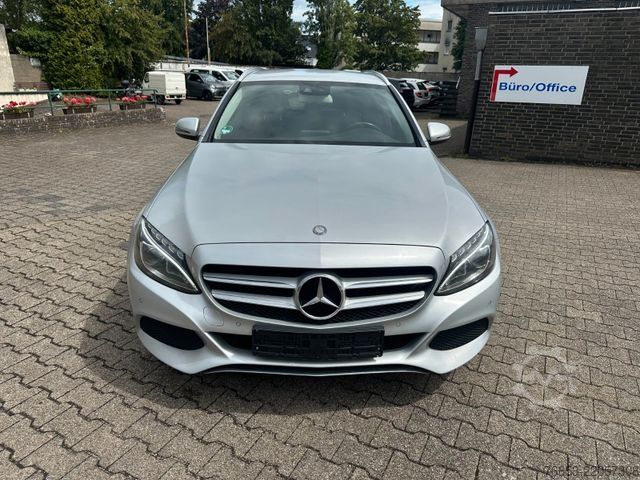 Minibussi MERCEDES-BENZ C 200 d T Autom. * LED High. * Navi * Kamera