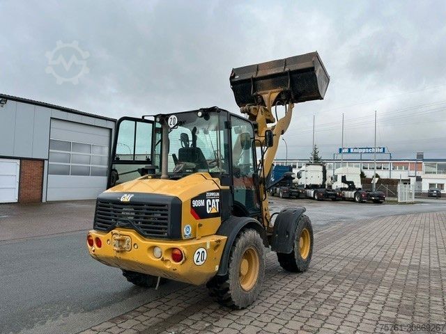 Radlader CATERPILLAR 908M