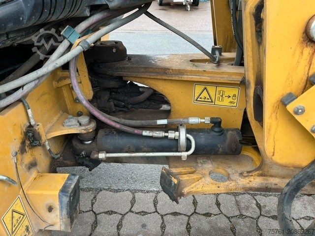 Radlader CATERPILLAR 908M