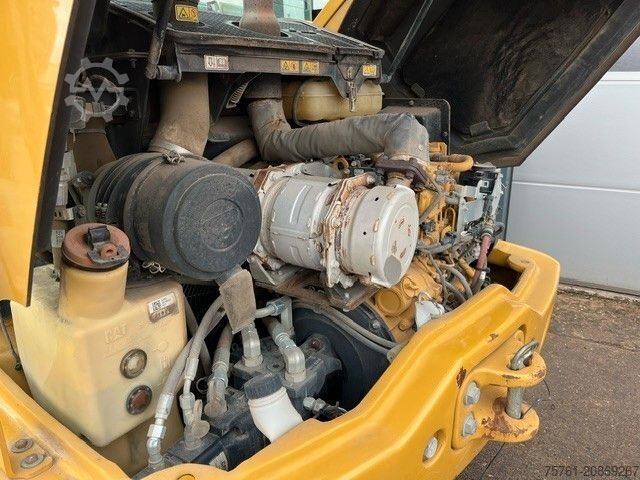 Radlader CATERPILLAR 908M