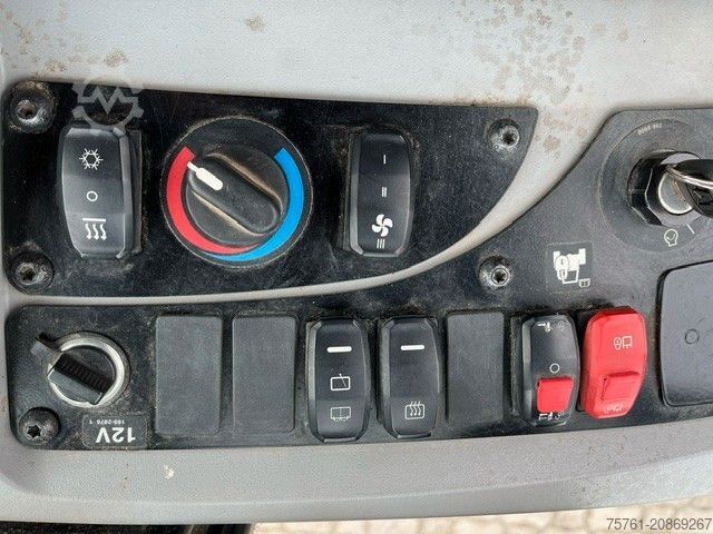 Radlader CATERPILLAR 908M