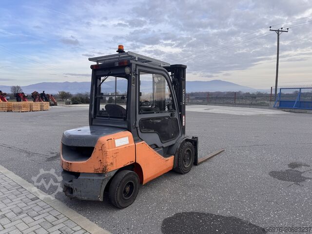 Forklift Toyota 8-FD30F