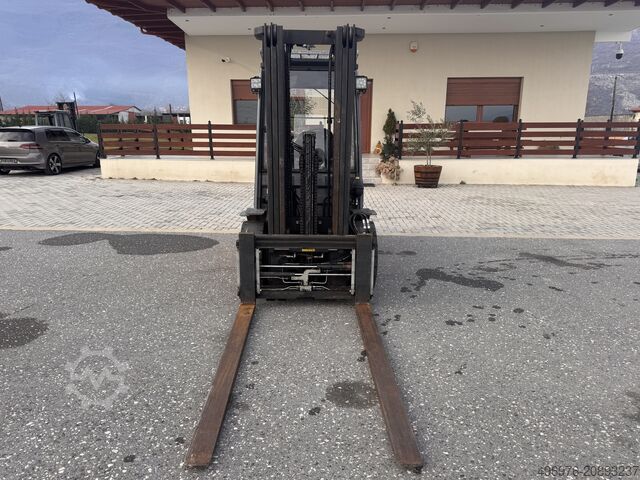 Forklift Toyota 8-FD30F