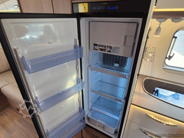 Напівінтегрований кемпер BÜRSTNER Lyseo T 744 *2x Hubbett*2xTV*MaxxFan*Navi*Solar