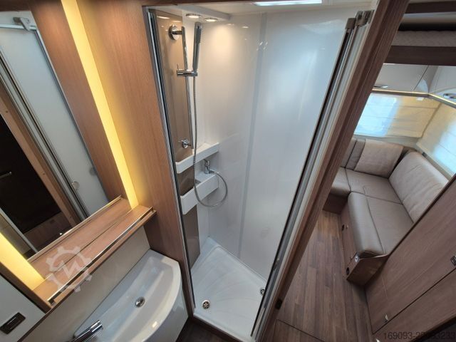 Напівінтегрований кемпер BÜRSTNER Lyseo T 744 *2x Hubbett*2xTV*MaxxFan*Navi*Solar