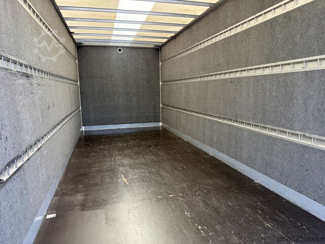 厢式货车 MAN TGL 8.220 / 6 Personen