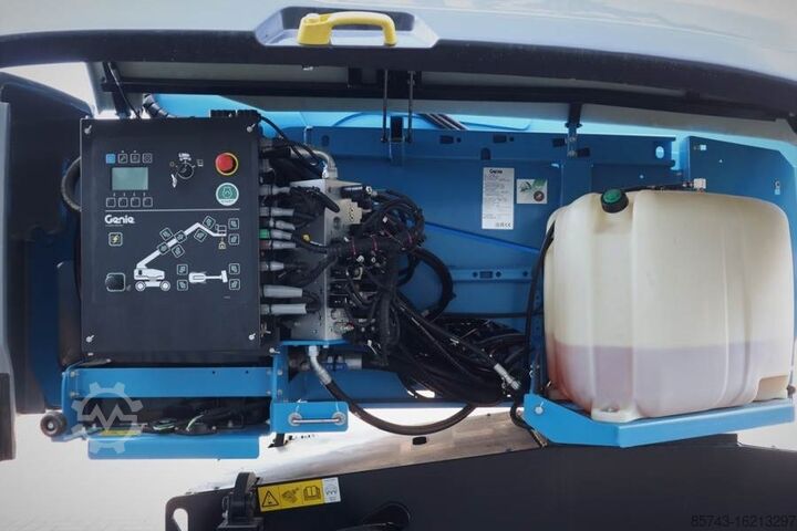Telescopic boom lift Genie S45XC Trax Valid inspection, *Guarantee! Diesel, 4