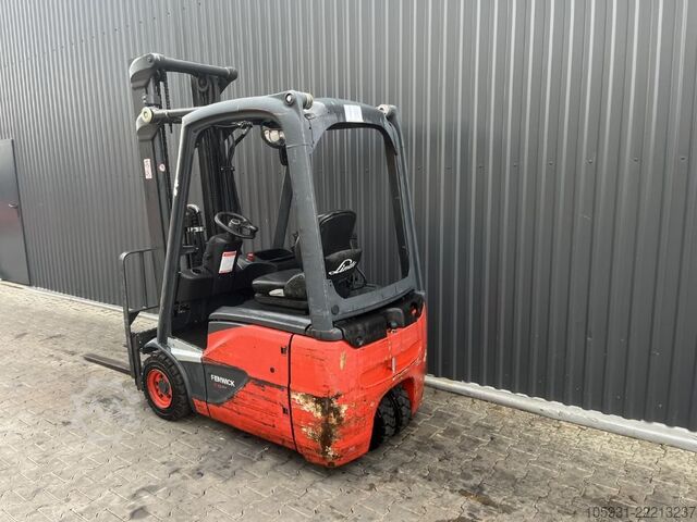 Elektrische vorkheftruck 3 wielen Linde E15-02