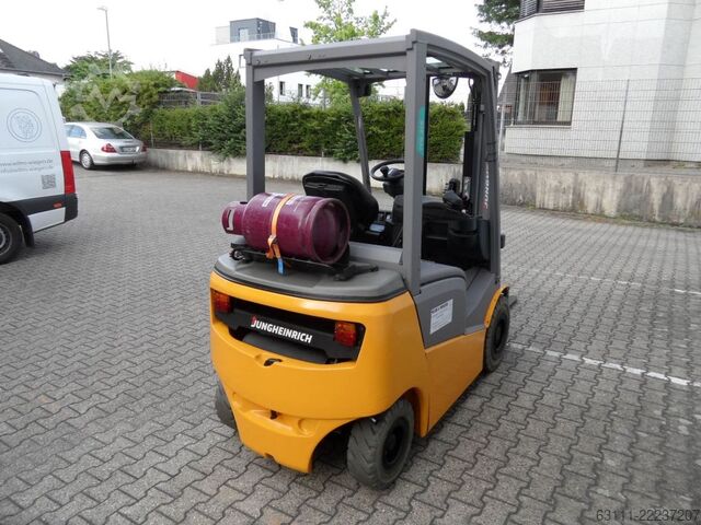 LPG krautuvai Jungheinrich TFG 316 - weiße Reifen - Freihub