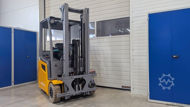 Sähkökäyttöinen 3 -pyöräinen trukki Jungheinrich EFG 215 G115-330ZZ