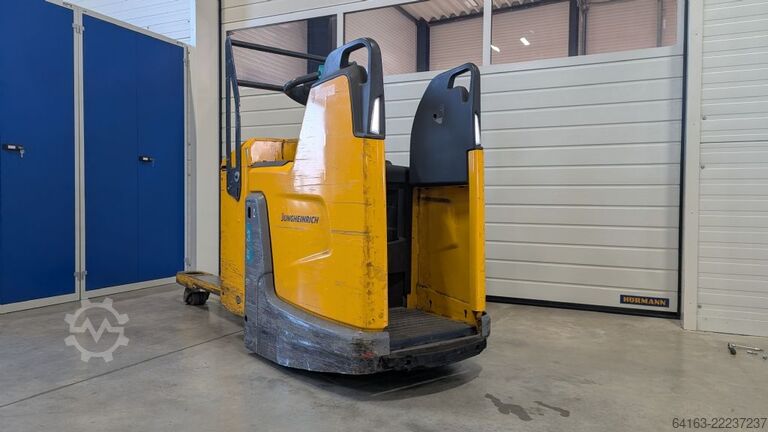 Käsikäyttöinen haarukkavaunu Jungheinrich ERE 225 f. P.