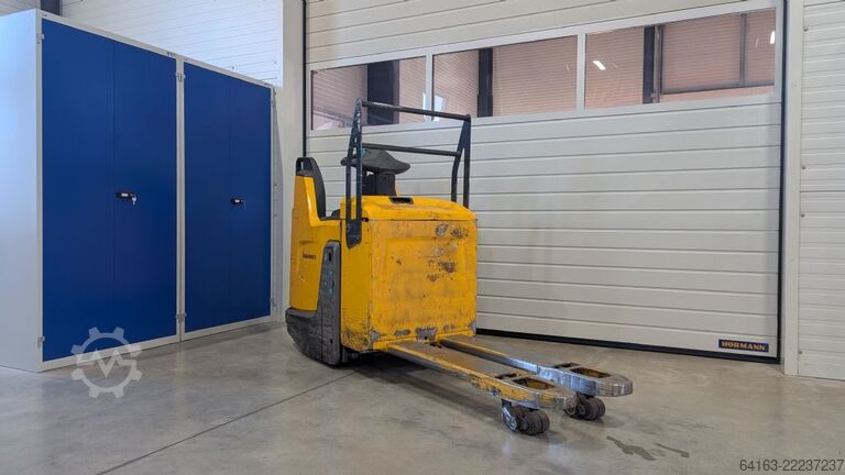 Käsikäyttöinen haarukkavaunu Jungheinrich ERE 225 f. P.