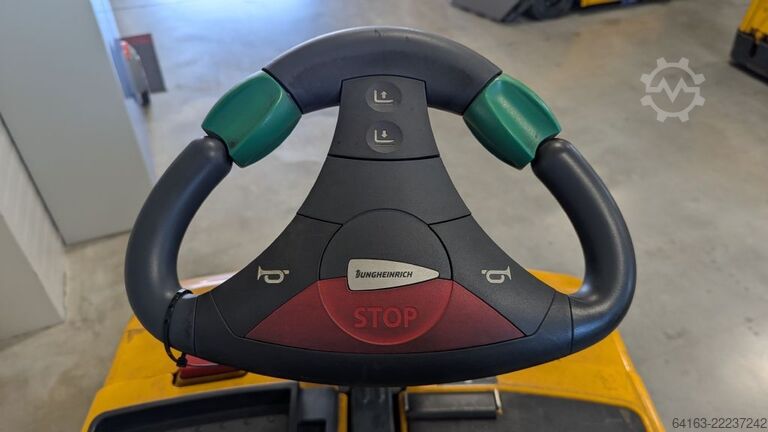 Vetotraktori Jungheinrich EZS C40