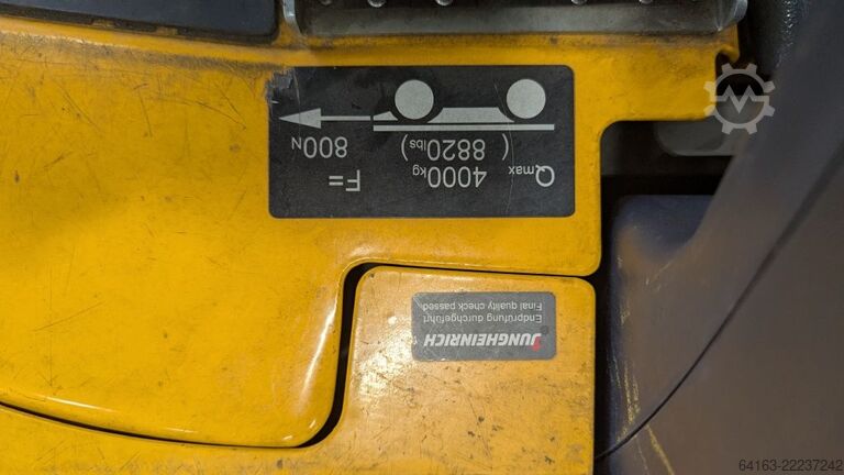 Vetotraktori Jungheinrich EZS C40