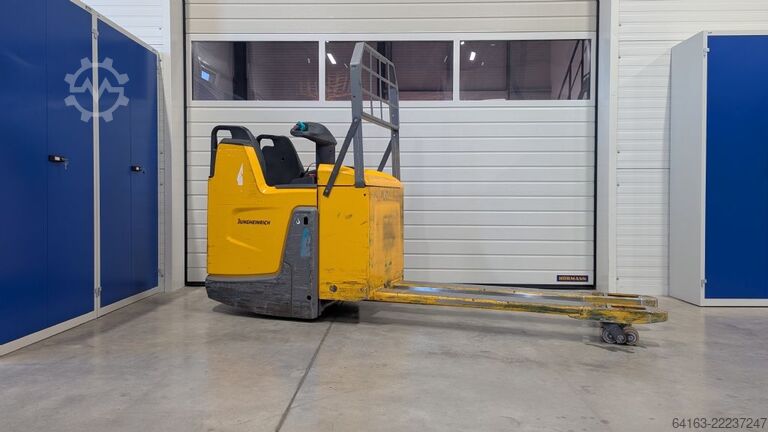 Käsikäyttöinen haarukkavaunu Jungheinrich ERE 225 f. P.