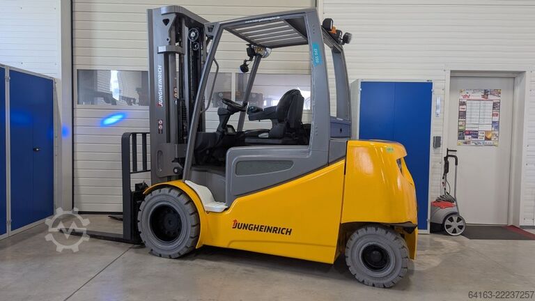 Sähköinen 4 -pyöräinen trukki Jungheinrich EFG 550 GE120-550DZ