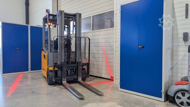 Sähkökäyttöinen 3 -pyöräinen trukki Jungheinrich EFG 213 LiIon Batterie