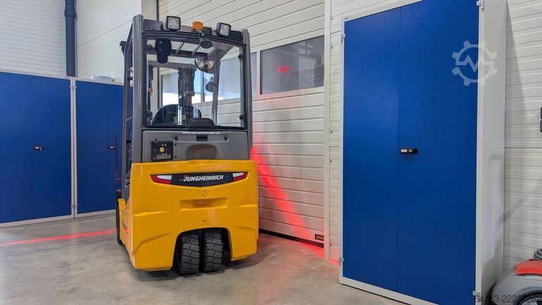 Sähkökäyttöinen 3 -pyöräinen trukki Jungheinrich EFG 213 LiIon Batterie