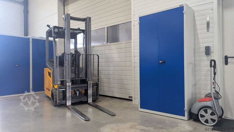 Sähkökäyttöinen 3 -pyöräinen trukki Jungheinrich EFG 220 Li-Ion Batterie
