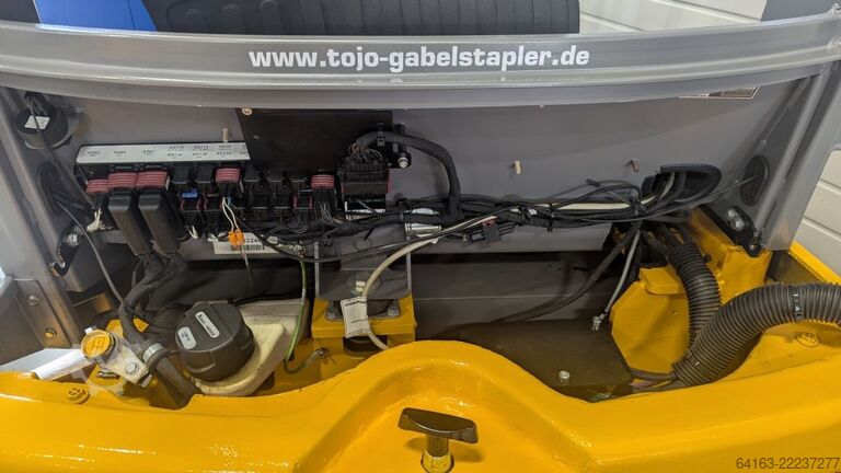 Sähkökäyttöinen 3 -pyöräinen trukki Jungheinrich EFG 220 Li-Ion Batterie