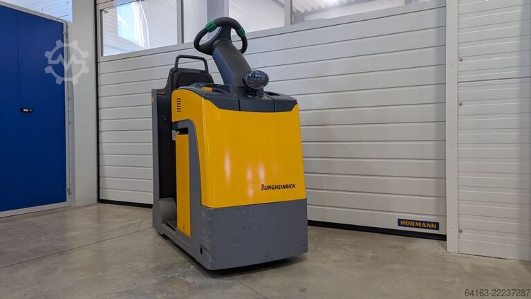 Vetotraktori Jungheinrich EZS 130