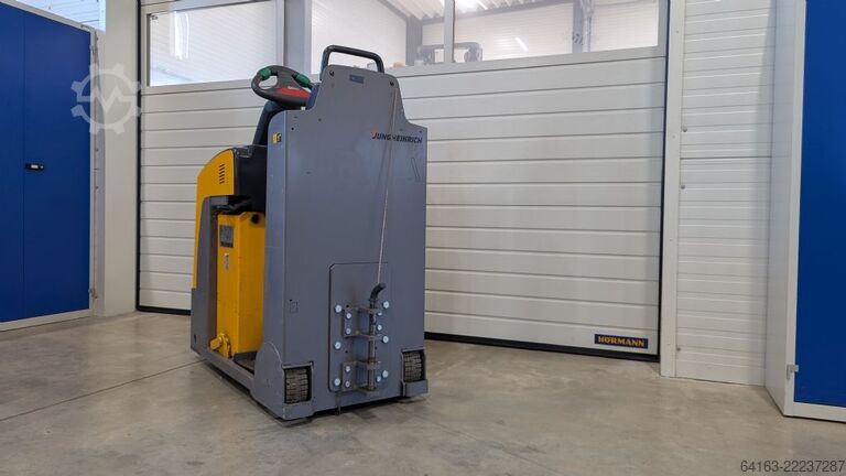Vetotraktori Jungheinrich EZS 130