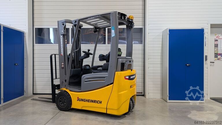 Carretilla eléctrica de 3 ruedas Jungheinrich EFG 213 GE115-310ZZ