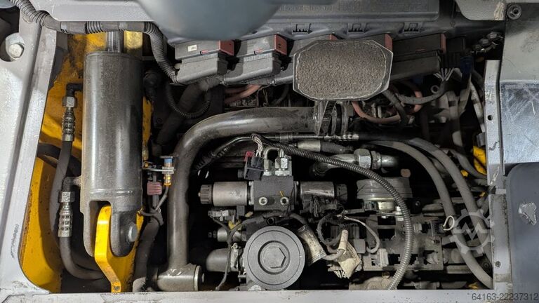 Carretilla eléctrica de 3 ruedas Jungheinrich EFG 213 GE115-310ZZ