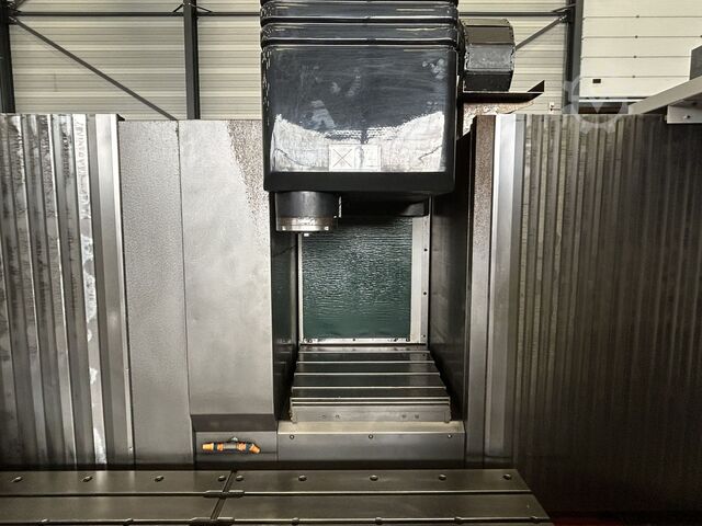 Obdelovalni center Mazak VTC 300C-ll