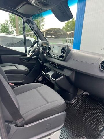 Furgoneta MERCEDES-BENZ Sprinter 314 AUTOMATIK NAVI DISTRONIC KAMERA LED