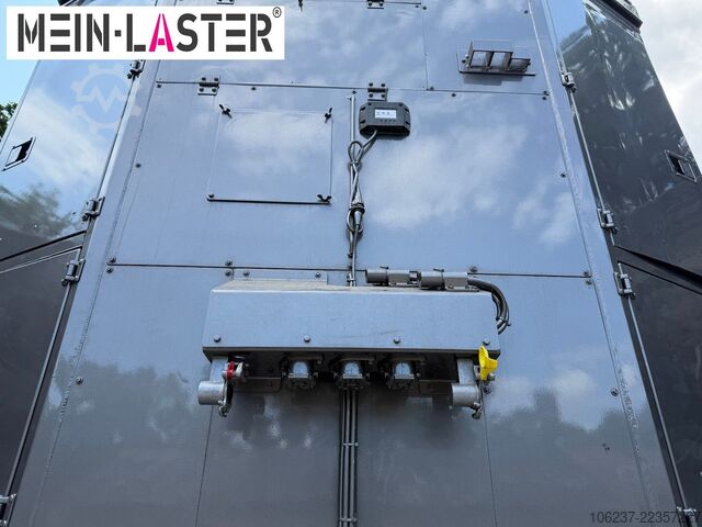 Poluprikolica za transport stoke Finkl 3 + 4 Stock/ Hubdach / Rampe / Tränke/Funk