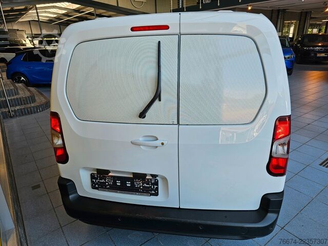 Panelinis furgonas OPEL Combo-e Cargo XL 50-kWh Regalsystem Navi Kamera