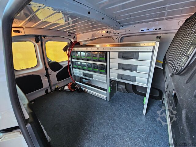 Panelinis furgonas OPEL Combo-e Cargo XL 50-kWh Regalsystem Navi Kamera