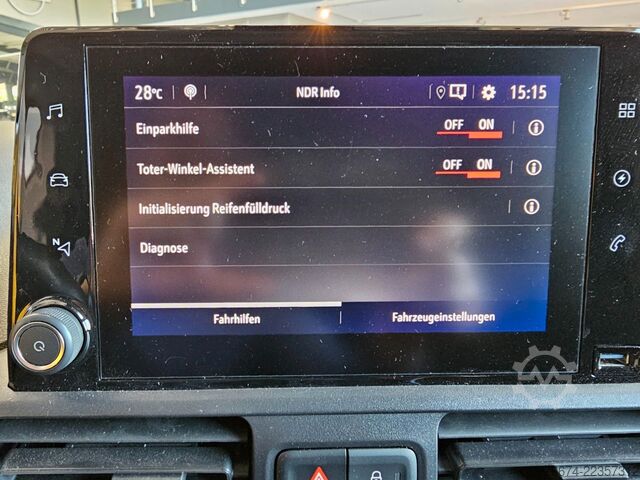 Skåpbil OPEL Combo-e Cargo XL 50-kWh Regalsystem Navi Kamera