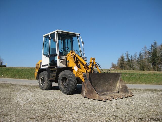 Liebherr L504 включая ковш и вилы Liebherr L504