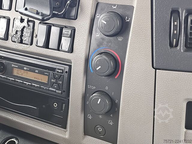 Koffer VOLVO FL 250.16 AIRCO TAILLIFT NL-TR