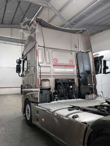 标准牵引车头 DAF XF 530 Full PNEUM.-ADR-retarder+MX- FULL