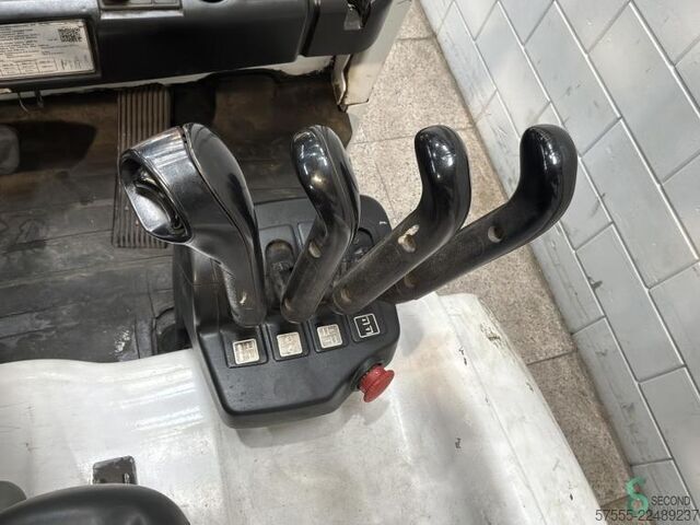 šakinis krautuvas Hyster J2.5XN
