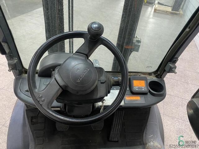 Targonca Toyota 02-8 FGF 25