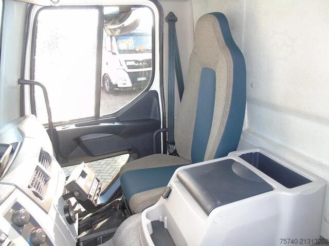 Pengangkutan dalam peti sejuk/beku Volvo FL 14.210 + ATP/FRC + CARRIER + LIFT + EURO 6