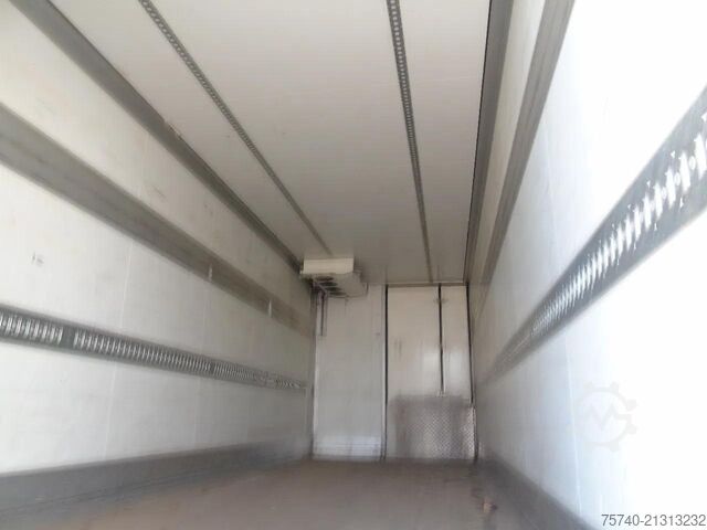 Μεταφορά σε ψύξη/κατάψυξη Schmitz Cargobull 2 AXLE + CARRIER + DHOLLANDIA LOADLIFT