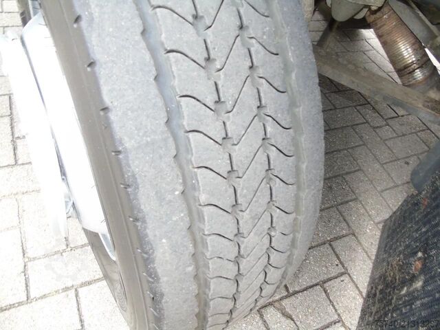 Valiză Volvo FL 240 + 12t + euro 5 + lift