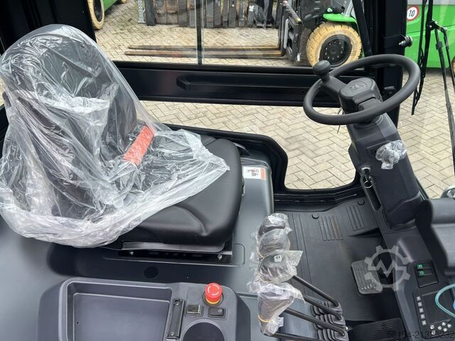 Električni viljuškar na 4 kotača Bobcat B35NS