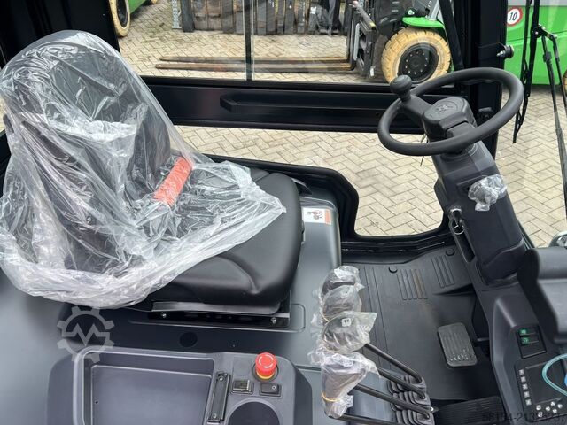 Električni viljuškar na 4 kotača Bobcat B35NS