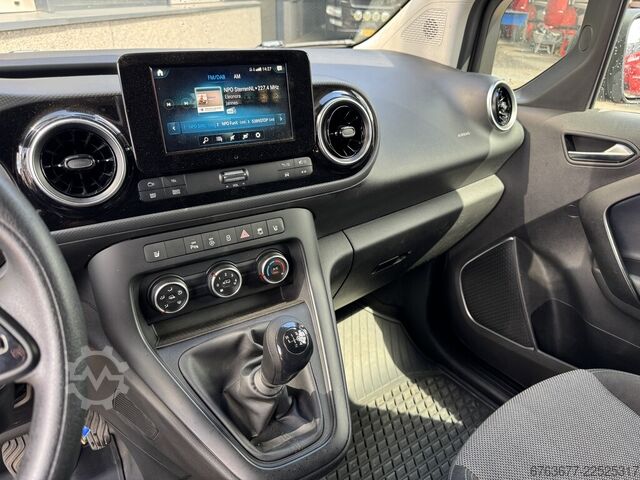 Mercedes-Benz Citan 110 CDI 95HP Diesel 2021 Air conditioning / DAB+ / Apple CarPlay / Camera / Allo MERCEDES-BENZ Citan 110 CDI 95PK Diesel 2021 Airco / DAB + / Apple Carplay / Camera / LM Velgen