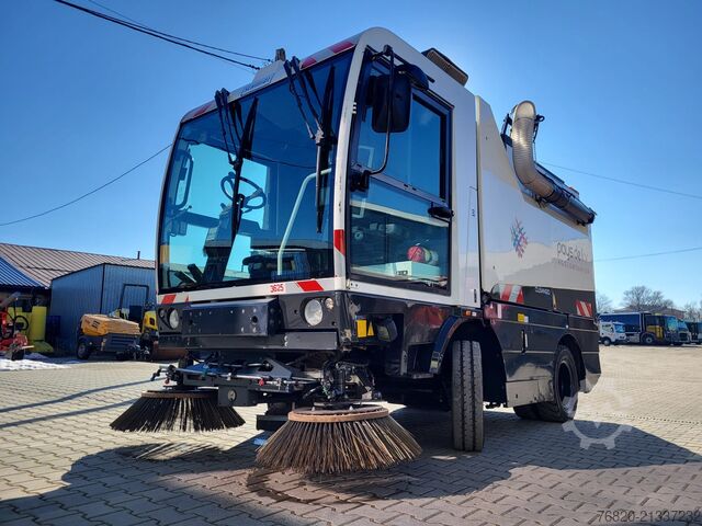 Sweeper truck Schmidt Cleango 500